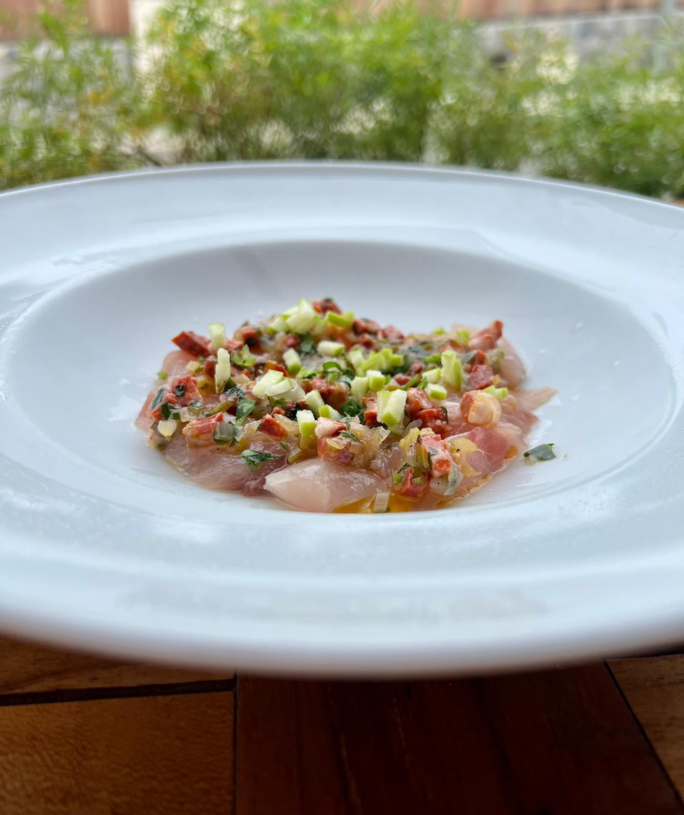 Fish ceviche with chorizo ​​(fish of the moment)